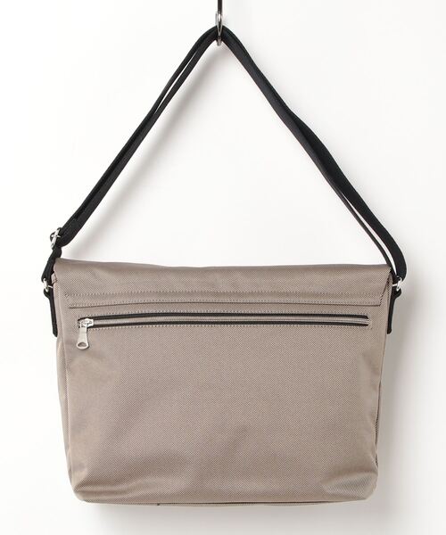 MADDEN EQUIPMENT(メデン イクイップメント)の「ポリエステルツイル 撥水 メッセンジャーバッグ(メッセンジャーバッグ・メンズ・ブラック×ブラック/ブラック/ベージュ/ブルー系その他・フリ-)」の5枚目の写真