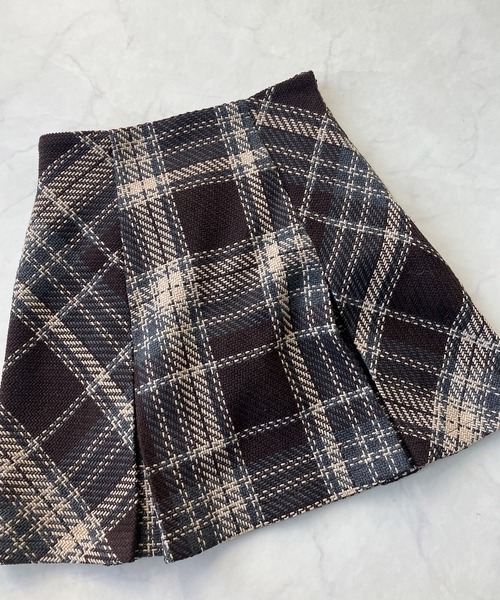 AS KNOW AS plus（アズノゥアズプラス）の「◎スラリプリーツミニスカート（スカート・レディース・ホワイト系/ホワイト系1/ブラック系/ブラウン系/ネイビー系/ブラウン系1/ベージュ系2/ブラック系2/ホワイト系2・FREE）」の18枚目の写真