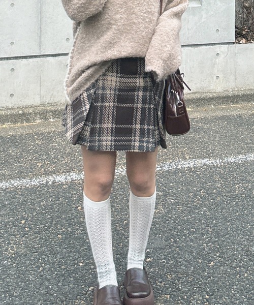 AS KNOW AS plus（アズノゥアズプラス）の「◎スラリプリーツミニスカート（スカート・レディース・ホワイト系/ホワイト系1/ブラック系/ブラウン系/ネイビー系/ブラウン系1・FREE）」の14枚目の写真