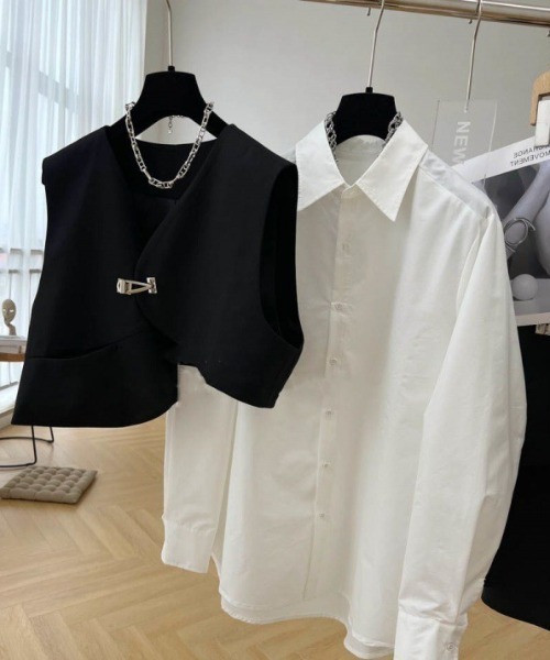 deux amour(ドゥーザムール)の「アシメベスト&ブラウスセット(Tシャツ/カットソー・レディース・ブラック/ホワイト・FREE)」の3枚目の写真