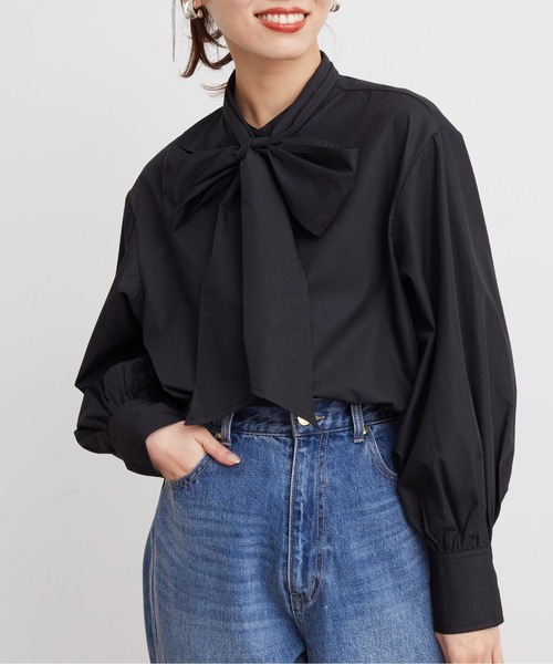 Chez toi(シェトワ)の「BIGリボンシャツ(シャツ/ブラウス・レディース・サックスブルー/オフホワイト/ブラック・FREE)」の1枚目の写真