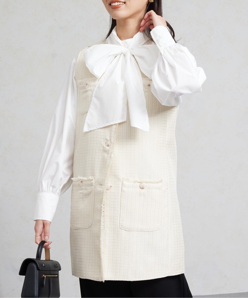 Chez toi(シェトワ)の「BIGリボンシャツ(シャツ/ブラウス・レディース・サックスブルー/オフホワイト/ブラック・FREE)」の5枚目の写真