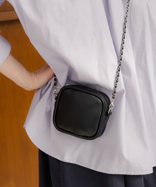 LAKOLE(ラコレ)の「カスタムスクエアポーチ / 105056(ポーチ・レディース・ライトグレー/ブラック/レオパード/ゼブラ・FREE)」の1枚目の写真