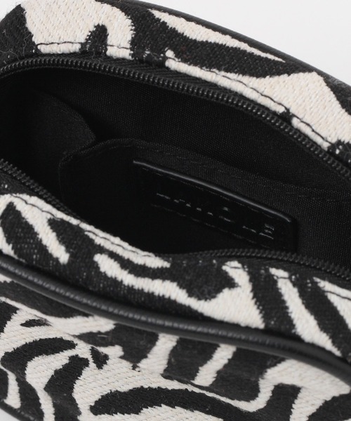 LAKOLE(ラコレ)の「カスタムスクエアポーチ / 105056(ポーチ・レディース・ライトグレー/ブラック/レオパード/ゼブラ・FREE)」の10枚目の写真