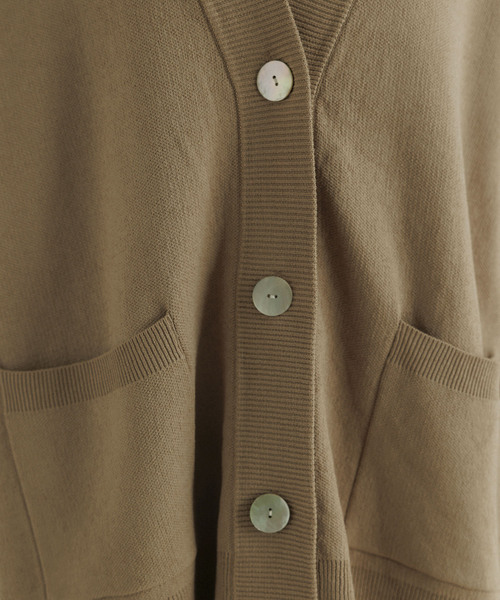 CE'E_SE'E（シーシー）の「オーバーサイズ Vネックカーディガン（カーディガン/ボレロ・レディース・ベージュ/ブラック・FREE）」の20枚目の写真