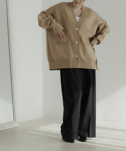 CE'E_SE'E（シーシー）の「オーバーサイズ Vネックカーディガン（カーディガン/ボレロ・レディース・ベージュ/ブラック・FREE）」の9枚目の写真