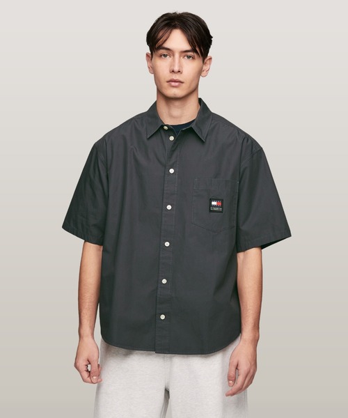 tommy jeans（トミー ジーンズ）の「イージーポプリンショートスリーブオーバーシャツ（シャツ/ブラウス・メンズ・ホワイト/ブルー/グレー/ネイビー/ベージュ・LARGE/MEDIUM/SMALL/X-LARGE）」の3枚目の写真