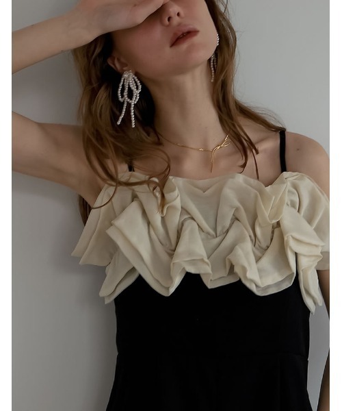 Re:EDIT（リエディ）の「[2024SS COLLECTION][MEISM by Re:EDIT]フェイクパールリボンデザインピアス（ピアス（両耳用）・レディース・ホワイト・FREE）」の4枚目の写真