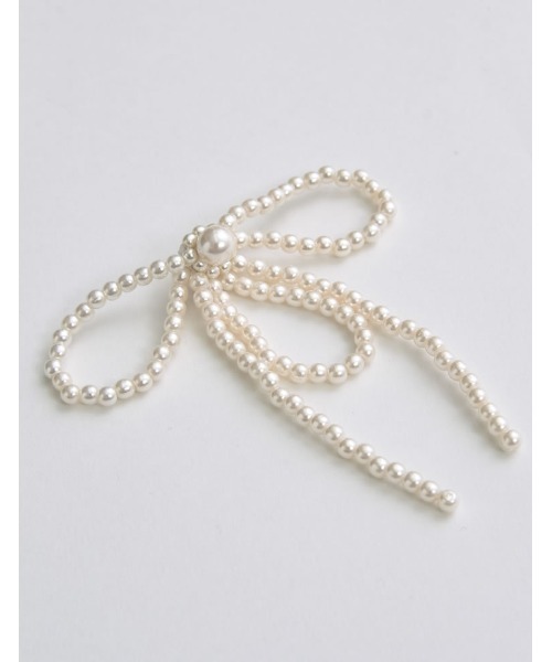 Re:EDIT（リエディ）の「[2024SS COLLECTION][MEISM by Re:EDIT]フェイクパールリボンデザインピアス（ピアス（両耳用）・レディース・ホワイト・FREE）」の6枚目の写真