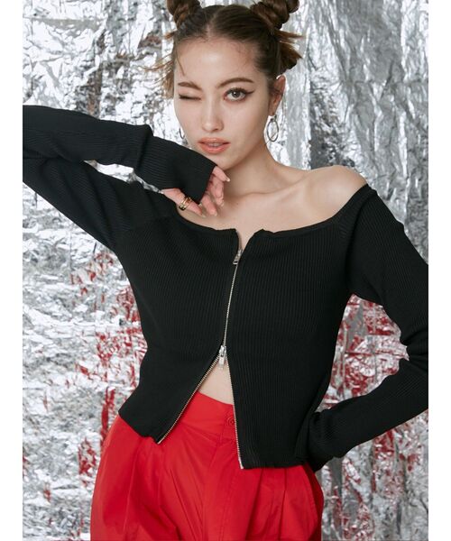 EVRIS（エヴリス）の「フロントジップオフショルニットトップス（ニット/セーター・レディース・ブラック/イエロー/ホワイト・FREE）」の4枚目の写真