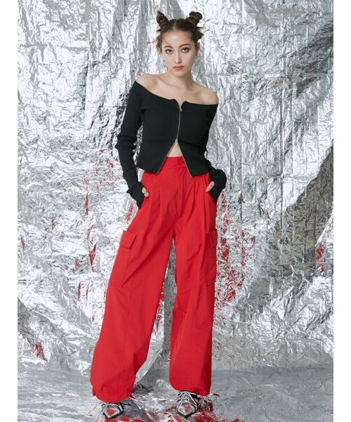 EVRIS（エヴリス）の「フロントジップオフショルニットトップス（ニット/セーター・レディース・ブラック/イエロー/ホワイト・FREE）」の6枚目の写真