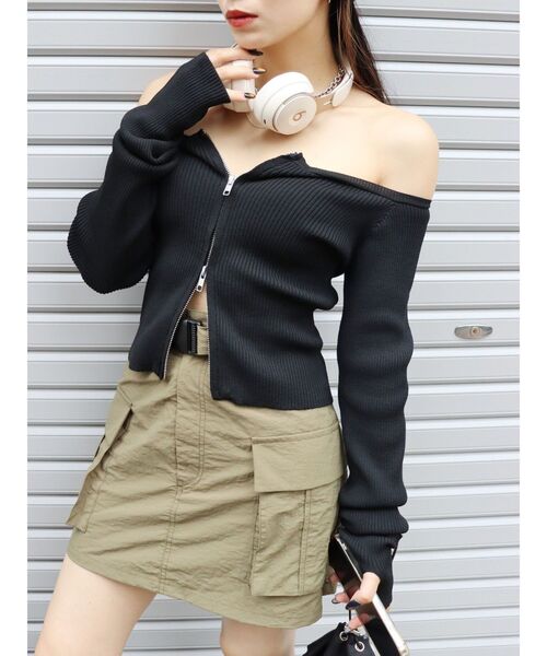 EVRIS（エヴリス）の「フロントジップオフショルニットトップス（ニット/セーター・レディース・ブラック/イエロー/ホワイト・FREE）」の9枚目の写真