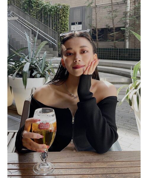 EVRIS（エヴリス）の「フロントジップオフショルニットトップス（ニット/セーター・レディース・ブラック/イエロー/ホワイト・FREE）」の16枚目の写真