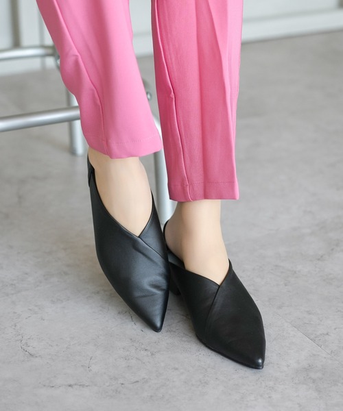 chocolates(チョコラテス)の「晴雨兼用 ポインテッドトゥ カジュアルシューズ レイン【日本製】(パンプス・レディース・ホワイト/ブラック・25cm/24.5cm/24cm/23.5cm/23cm/22.5cm/22cm)」の11枚目の写真