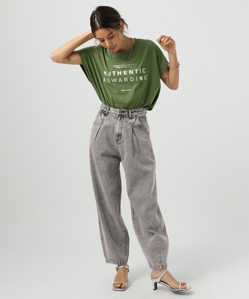 BAYFLOW(ベイフロー)の「アソートBIGロゴT(Tシャツ/カットソー・レディース・モカ/ブラック/オリーブ/オフホワイト・SMALL/MEDIUM)」の21枚目の写真
