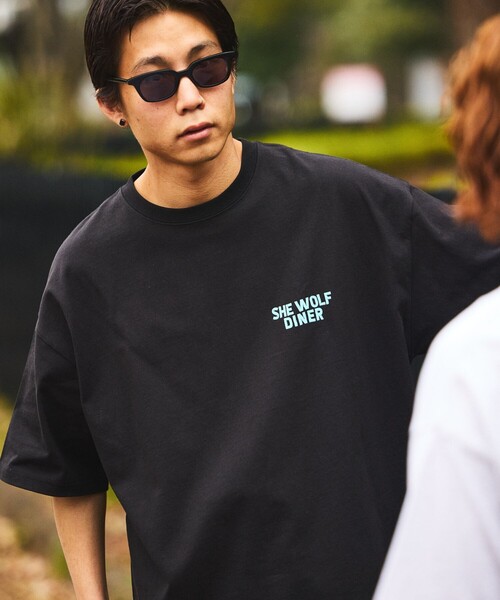 FREAK'S STORE（フリークスストア）の「限定展開 SHE WOLF DINER×FREAK'S STORE/シーウルフダイナー 別注 ビッグシルエット バックプリントTシャツ/WOLF（Tシャツ/カットソー・メンズ・ホワイト/グレー/ブラック・MEDIUM/SMALL/LARGE）」の14枚目の写真