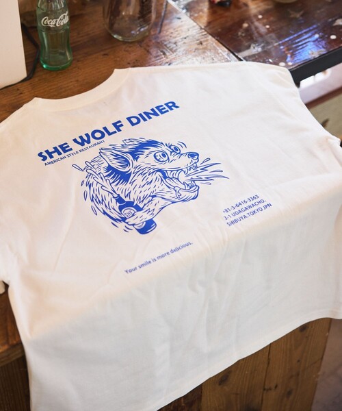 FREAK'S STORE（フリークスストア）の「限定展開 SHE WOLF DINER×FREAK'S STORE/シーウルフダイナー 別注 ビッグシルエット バックプリントTシャツ/WOLF（Tシャツ/カットソー・メンズ・ホワイト/グレー/ブラック・MEDIUM/SMALL/LARGE）」の7枚目の写真