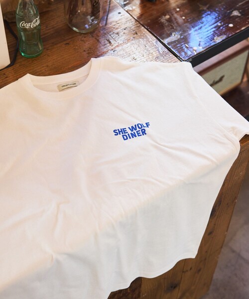 FREAK'S STORE（フリークスストア）の「限定展開 SHE WOLF DINER×FREAK'S STORE/シーウルフダイナー 別注 ビッグシルエット バックプリントTシャツ/WOLF（Tシャツ/カットソー・メンズ・ホワイト/グレー/ブラック・MEDIUM/SMALL/LARGE）」の8枚目の写真