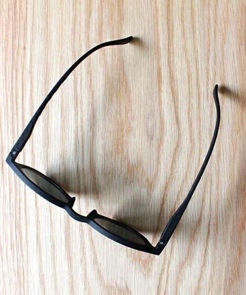 IZIPIZI(イジピジ)の「IZIPIZI イジピジ SUN LIGHT COLOR #D BOSTON(メガネ・メンズ・ブラウン/ブラック・FREE)」の7枚目の写真