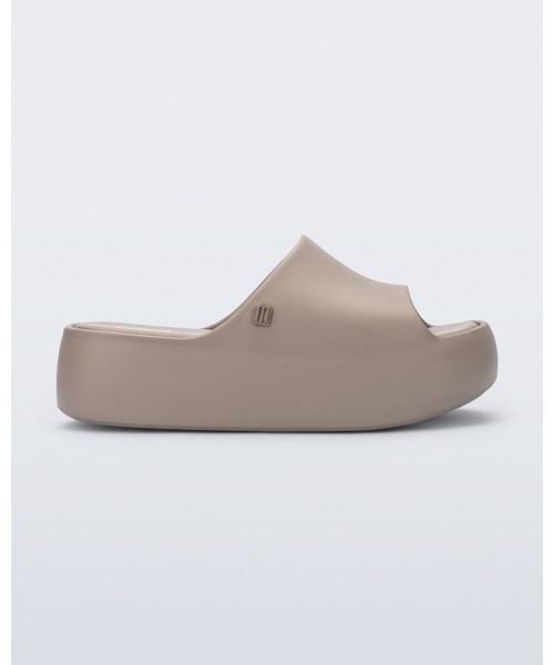 melissa(メリッサ)の「MELISSA FREE PLATFORM SLIDE AD(サンダル・レディース・ブラック/ベージュ/ピンク/レッド/ダークベージュ/ブラウン・35-36/37/38/39)」の4枚目の写真