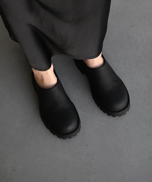 Marient（マリエント）の「Soft Rubber Slide Shoes（スリッポン・レディース・ブラック/アイボリー・23.0/23.5/24.0/24.5/23.0cm）」の3枚目の写真