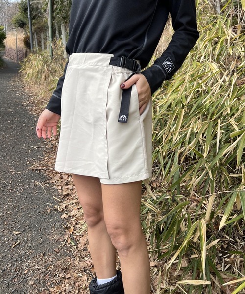 ROXY（ロキシー）の「EARTHY COLOR SHORTS/ロキシー水陸両用UVカット速乾ショートパンツ（その他パンツ・レディース・ベージュ/ブラック・LARGE/MEDIUM/SMALL）」の13枚目の写真