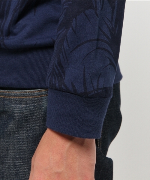 VENCEEXCHANGE（ヴァンスエクスチェンジ）の「ミニ裏毛リーフ柄クルーネックプルオーバー（スウェット・メンズ・ネイビー/グレー・SMALL/LARGE/MEDIUM）」の4枚目の写真
