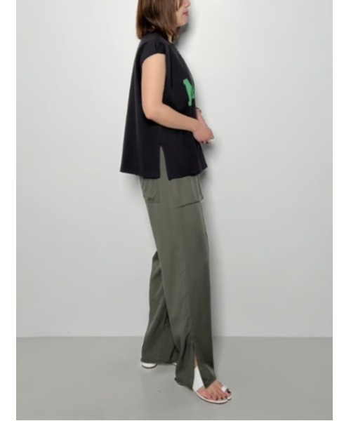 CHIGNON(シニヨン)の「【前後2way】CHIGNON タックフレンチロゴTEE(Tシャツ/カットソー・レディース・チャコールグレー/オフホワイト・FREE)」の4枚目の写真