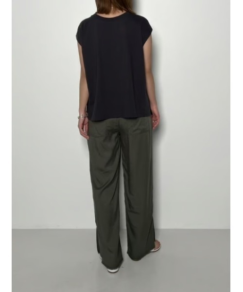 CHIGNON(シニヨン)の「【前後2way】CHIGNON タックフレンチロゴTEE(Tシャツ/カットソー・レディース・チャコールグレー/オフホワイト・FREE)」の5枚目の写真