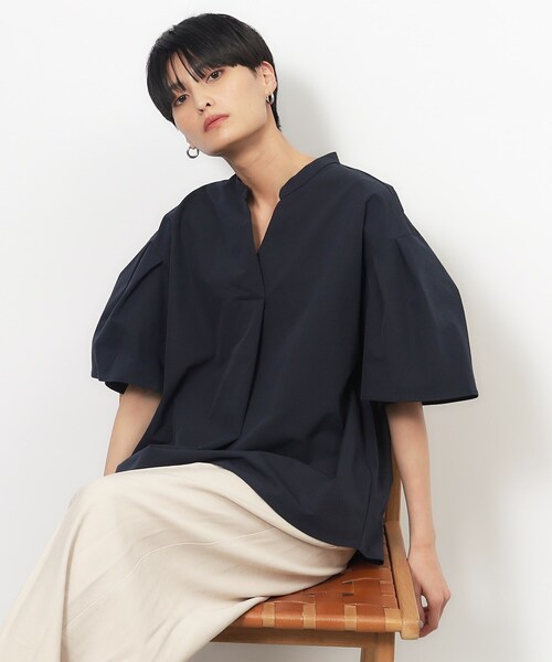 OPAQUE.CLIP（オペークドットクリップ）の「◆サッカースキッパーフレアスリーブブラウス【洗濯機洗い可】（シャツ/ブラウス・レディース・ネイビー/ベージュ/グリーン/ホワイト・38/40/42/36）」の4枚目の写真