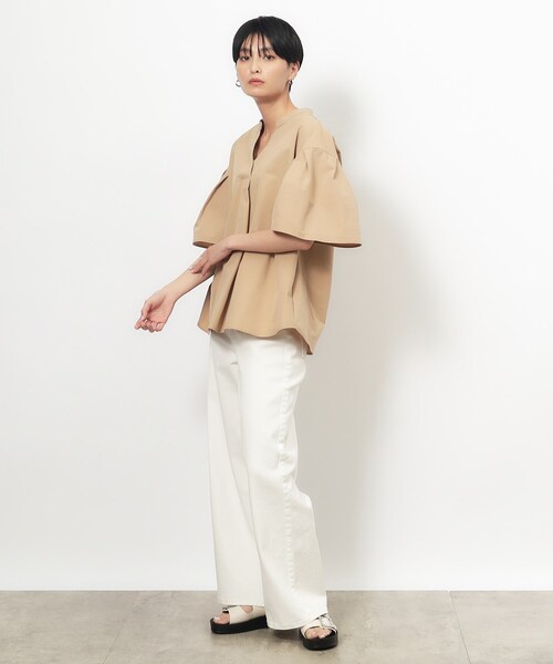 OPAQUE.CLIP（オペークドットクリップ）の「◆サッカースキッパーフレアスリーブブラウス【洗濯機洗い可】（シャツ/ブラウス・レディース・ネイビー/ベージュ/グリーン/ホワイト・38/40/42/36）」の19枚目の写真