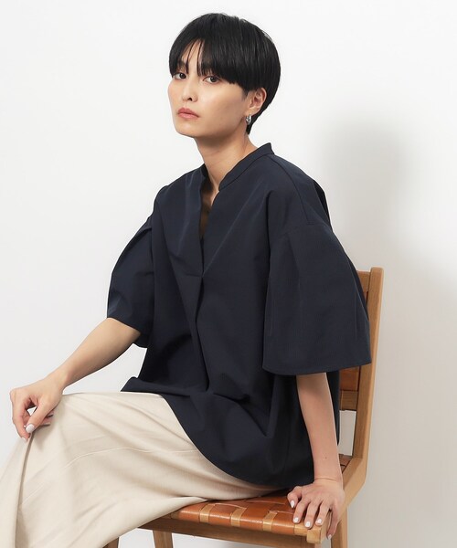 OPAQUE.CLIP（オペークドットクリップ）の「◆サッカースキッパーフレアスリーブブラウス【洗濯機洗い可】（シャツ/ブラウス・レディース・ネイビー/ベージュ/グリーン/ホワイト・38/40/42/36）」の9枚目の写真