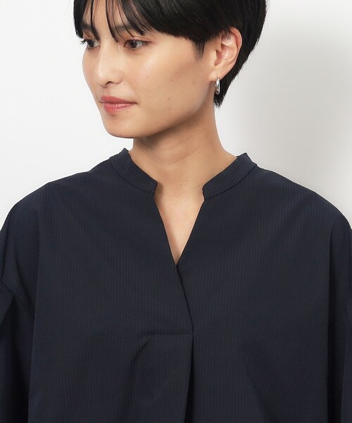 OPAQUE.CLIP（オペークドットクリップ）の「◆サッカースキッパーフレアスリーブブラウス【洗濯機洗い可】（シャツ/ブラウス・レディース・ネイビー/ベージュ/グリーン/ホワイト・38/40/42/36）」の6枚目の写真