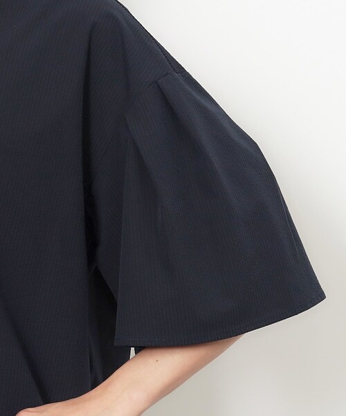 OPAQUE.CLIP（オペークドットクリップ）の「◆サッカースキッパーフレアスリーブブラウス【洗濯機洗い可】（シャツ/ブラウス・レディース・ネイビー/ベージュ/グリーン/ホワイト・38/40/42/36）」の7枚目の写真