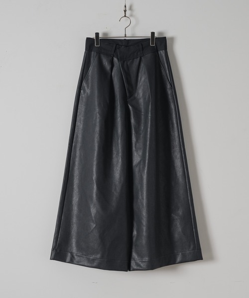 CASPER JOHN（キャスパージョン）の「PU HAKAMA slacks/PU袴スラックス（スラックス・メンズ・ブラック/ブラック系その他・X-SMALL/SMALL/MEDIUM/LARGE）」の3枚目の写真