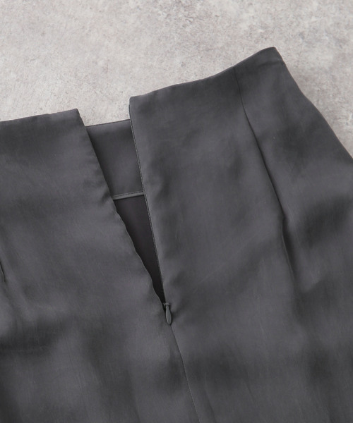 plage(プラージュ)の「RIAM キュプラスカート(スカート・レディース・チャコールグレー/アイボリー・38/36/34)」の13枚目の写真