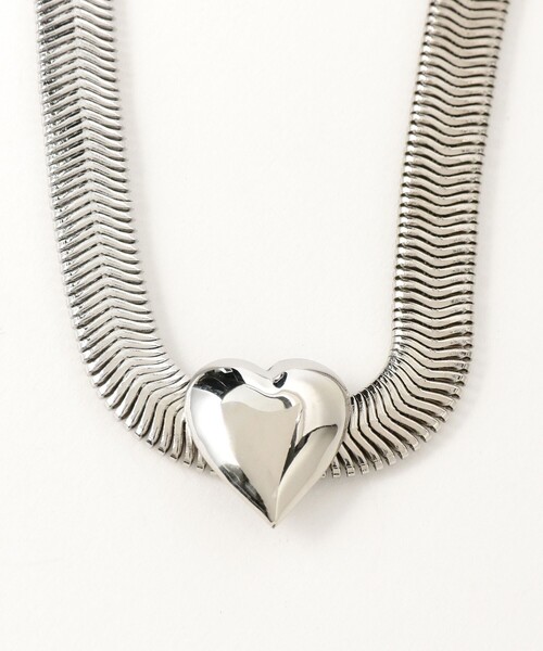 Ray BEAMS(レイビームス)の「Ray BEAMS / ワイド スネークチェーン ハート ネックレス(ネックレス・レディース・シルバー・ONE SIZE)」の4枚目の写真