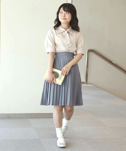 F i.n.t（フィント）の「細プリーツスカート/fint　フィント（スカート・レディース・アイボリー/ブルーグレー/ピンクベージュ・FREE）」の10枚目の写真