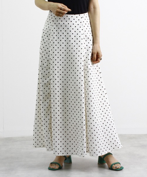 Fizz（フィズ）の「【Fizz/フィズ】　ドット柄シフォンマーメイドスカート（スカート・レディース・ホワイト×ネイビー/ブラック×ホワイト/ホワイト×ブラック・M/L）」の2枚目の写真