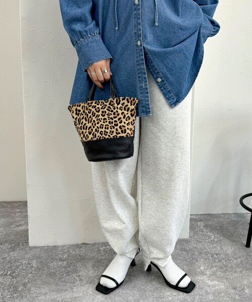 fredy emue（フレディエミュ）の「ハラコレオパードバケツトートバック（ショルダーバッグ・レディース・ベージュ系その他・FREE）」の2枚目の写真