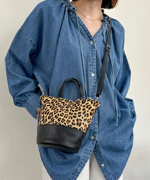 fredy emue（フレディエミュ）の「ハラコレオパードバケツトートバック（ショルダーバッグ・レディース・ベージュ系その他・FREE）」の7枚目の写真