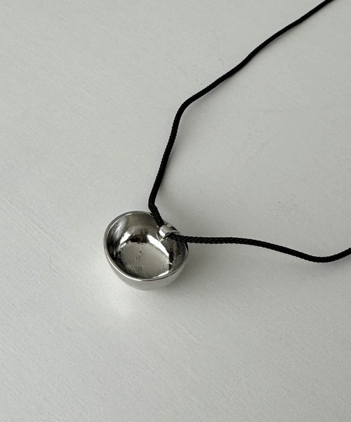 CANAL JEAN（キャナルジーン）の「Pt　ドームペンダントチョーカー（チョーカー・レディース・シルバー・ONE SIZE）」の9枚目の写真