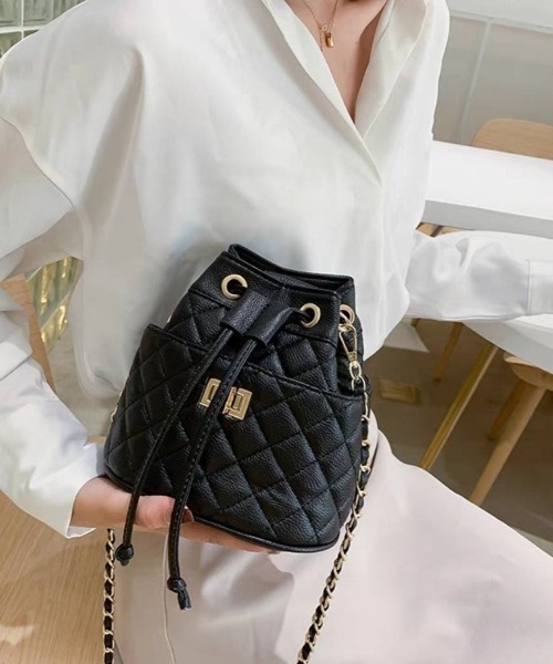 pumpkin port(パンプキンポート)の「キルティング 巾着ショルダーBAG(ショルダーバッグ・レディース・ブラック/レッド/グリーン/アイボリー・FREE)」の9枚目の写真