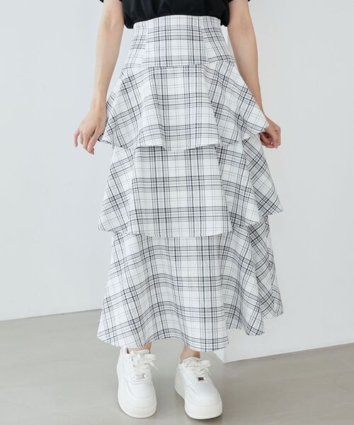 MAJESTIC LEGON(マジェスティックレゴン)の「バックレースアップティアードスカート(スカート・レディース・オフホワイト/ブラック系その他/ブラック/ブルー/アイボリー/ホワイト系その他2・MEDIUM)」の5枚目の写真