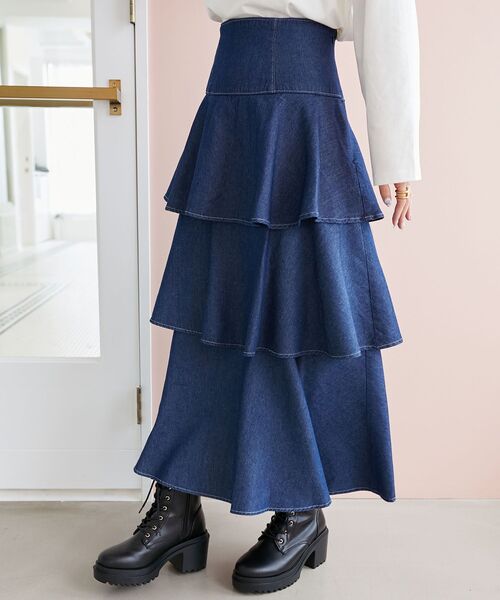 MAJESTIC LEGON(マジェスティックレゴン)の「バックレースアップティアードスカート(スカート・レディース・オフホワイト/ブラック系その他/ブラック/ブルー/アイボリー/ホワイト系その他2・MEDIUM)」の6枚目の写真