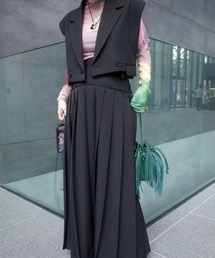 LAYER VEST WITH PLEATS SKIRT
