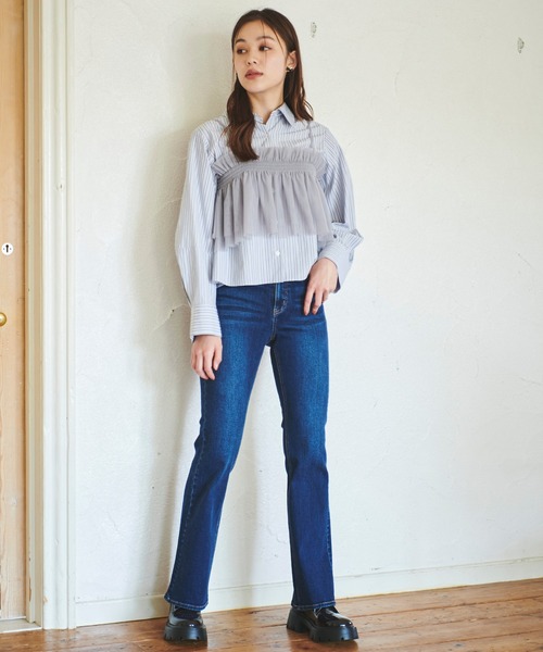 31 Sons de mode（トランテアン　ソン　ドゥ　モード）の「フレアデニムパンツ（デニムパンツ・レディース・インディゴブルー/ブルー・36/38）」の14枚目の写真