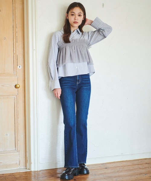 31 Sons de mode（トランテアン　ソン　ドゥ　モード）の「フレアデニムパンツ（デニムパンツ・レディース・インディゴブルー/ブルー・36/38）」の18枚目の写真