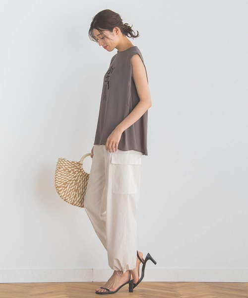 Droite lautreamont(ドロワットロートレアモン)の「クレープジョーゼットロゴTシャツ≪洗濯機で洗える≫(Tシャツ/カットソー・レディース・チャコールグレー/オフホワイト/ブラック・M)」の18枚目の写真