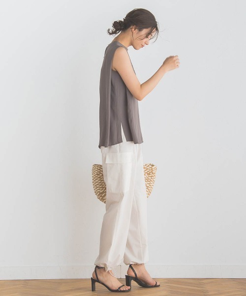 Droite lautreamont(ドロワットロートレアモン)の「クレープジョーゼットロゴTシャツ≪洗濯機で洗える≫(Tシャツ/カットソー・レディース・チャコールグレー/オフホワイト/ブラック・M)」の16枚目の写真